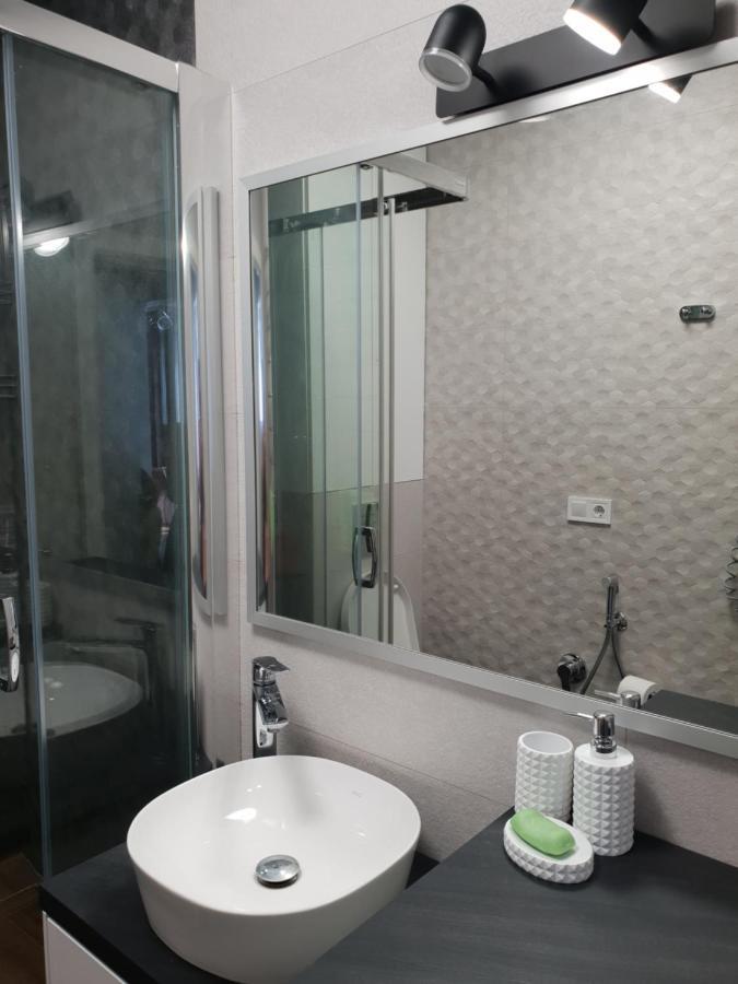 Nyvky Like Home - Fayna Town - Apt 398 Kiev Dış mekan fotoğraf